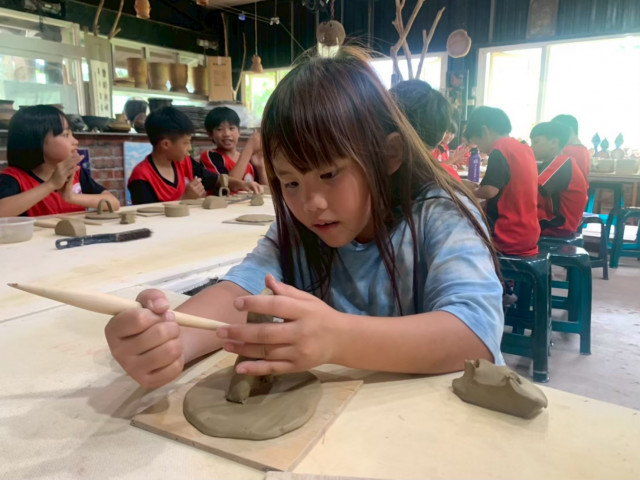 https://www.slps.hlc.edu.tw/uploads/tadgallery/2025_08_21/6276_LINE_ALBUM_陶土課程_250811_11.jpg 